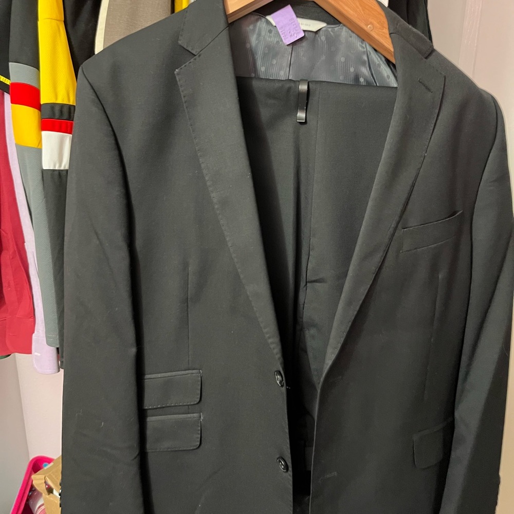 Men’s Warehouse Perry Ellis Black suit